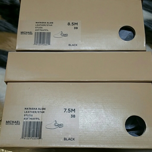 Michael Kors Natasha Star Slides - Picture 8 of 8